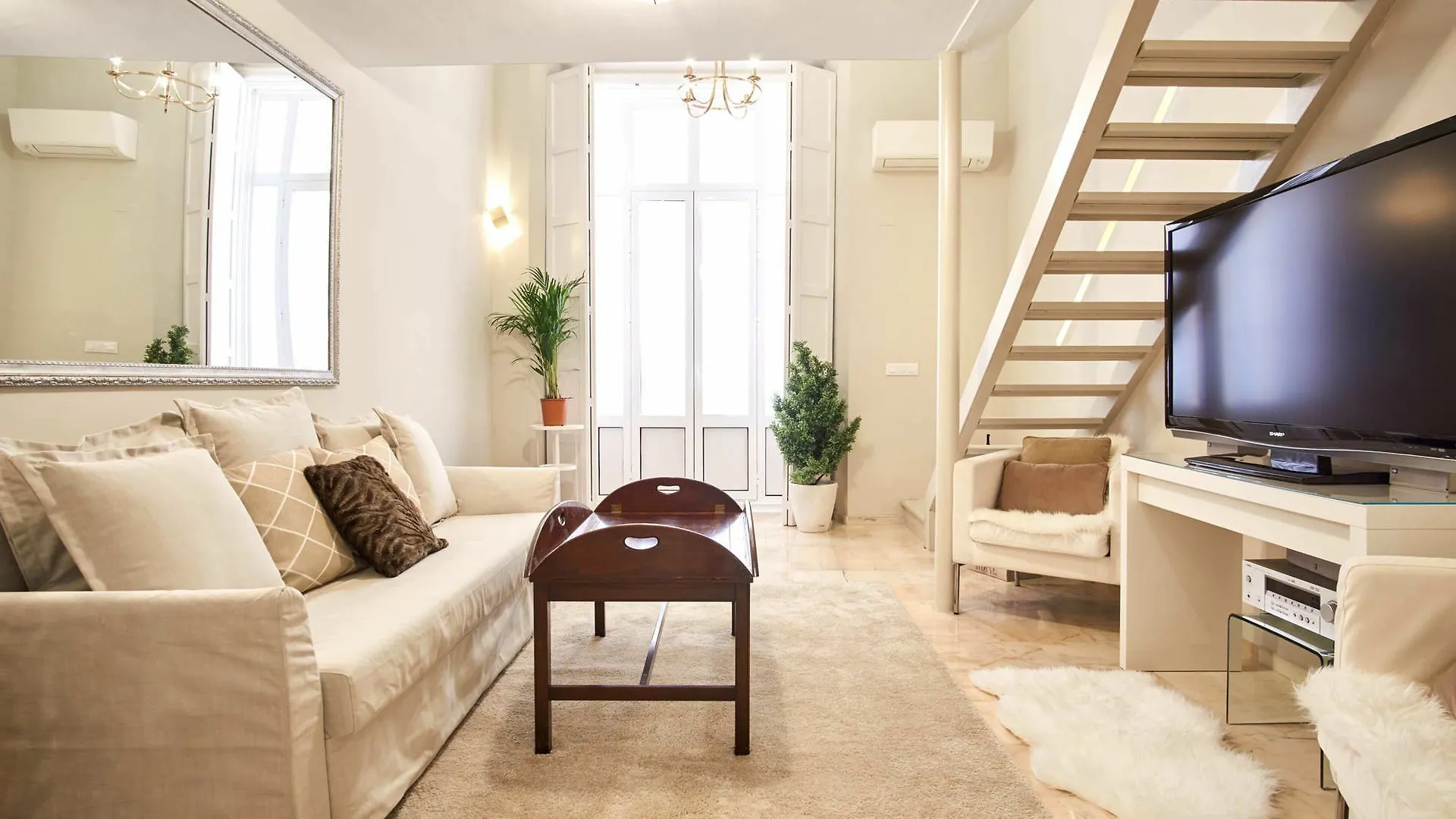 Duplex De Lujo En Palacio Junto Catedral Seville Spain