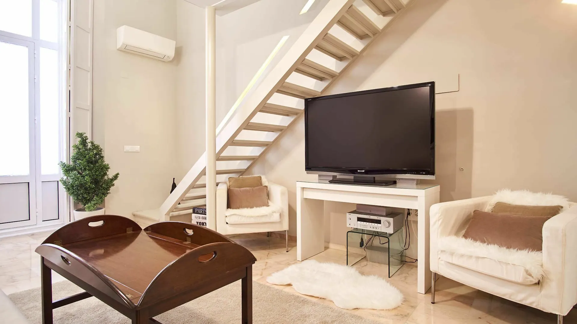 Duplex De Lujo En Palacio Junto Catedral Seville Apartment